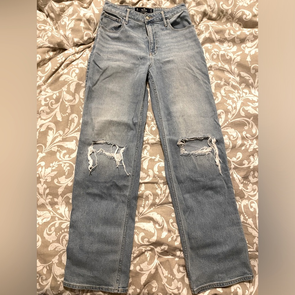 Hollister Ultra High Rise Dad Distressed Blue Jeans (27)